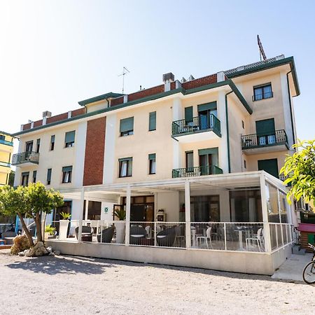 Hotel Regina Caorle Exterior foto